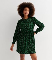 New Look Green Ditsy Floral Crinkle Jersey Long Sleeve Mini Smock Dress